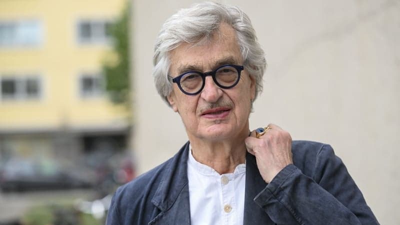 Director Wenders pulls 1975 film over child nude scene